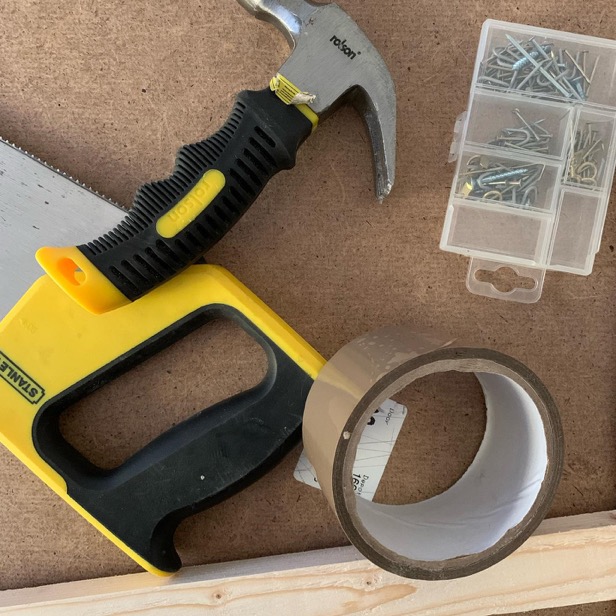 Making_tools_308